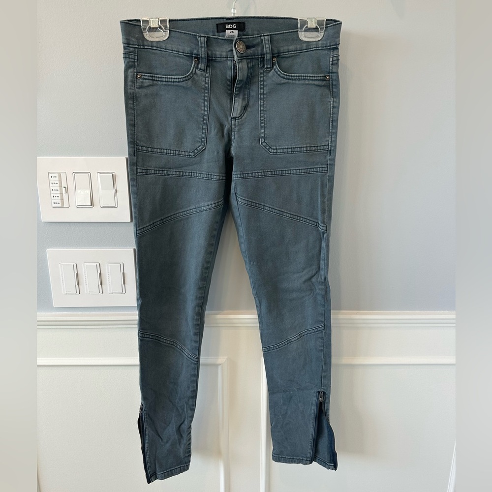 BDG cigarette pants with side zipper
